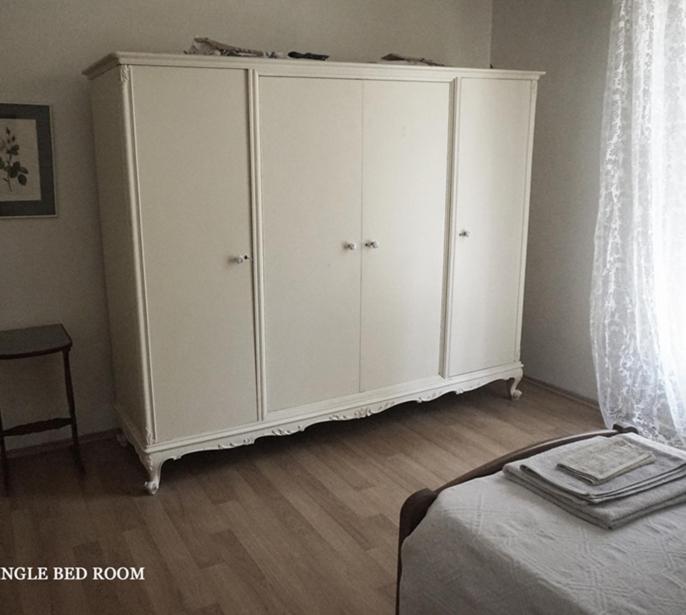 شقة أثينا  في Independent Entrance Apt - 130M2 - Garden - Private Parking المظهر الخارجي الصورة