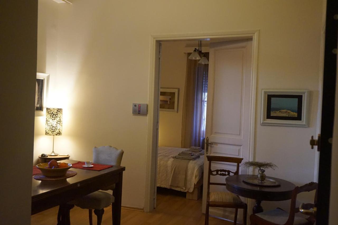 شقة أثينا  في Independent Entrance Apt - 130M2 - Garden - Private Parking المظهر الخارجي الصورة