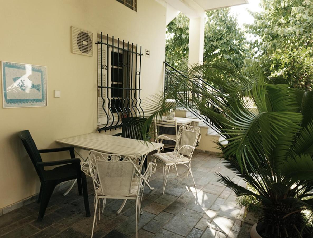 شقة أثينا  في Independent Entrance Apt - 130M2 - Garden - Private Parking المظهر الخارجي الصورة